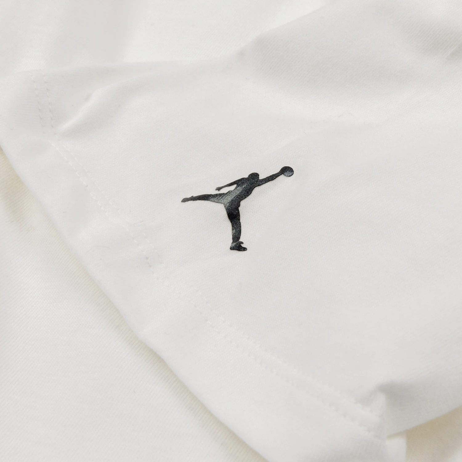 Jordan Club Core Womens Short Sleeve Shirt (White) 2 Jordan Club Core Womens Short Sleeve Shirt (White) - Image 2