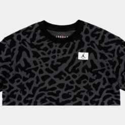 Jordan Cropped GFX Womens Short Sleeve Shirt (Black/Grey)